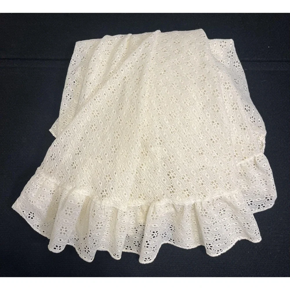 Round Lace Tablecloth White‎ Eyelet Ruffle Trim Floral Shabby Cottage Decor Chic
